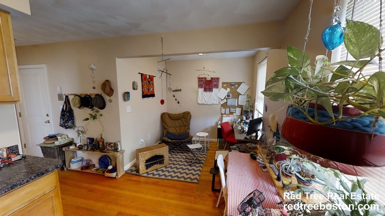 52 Brooks St #2 - Photo 3 of 9