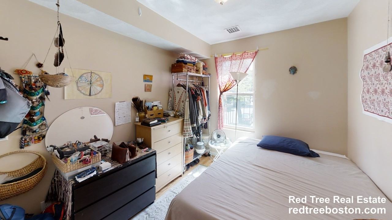 52 Brooks St #2 - Photo 6 of 9