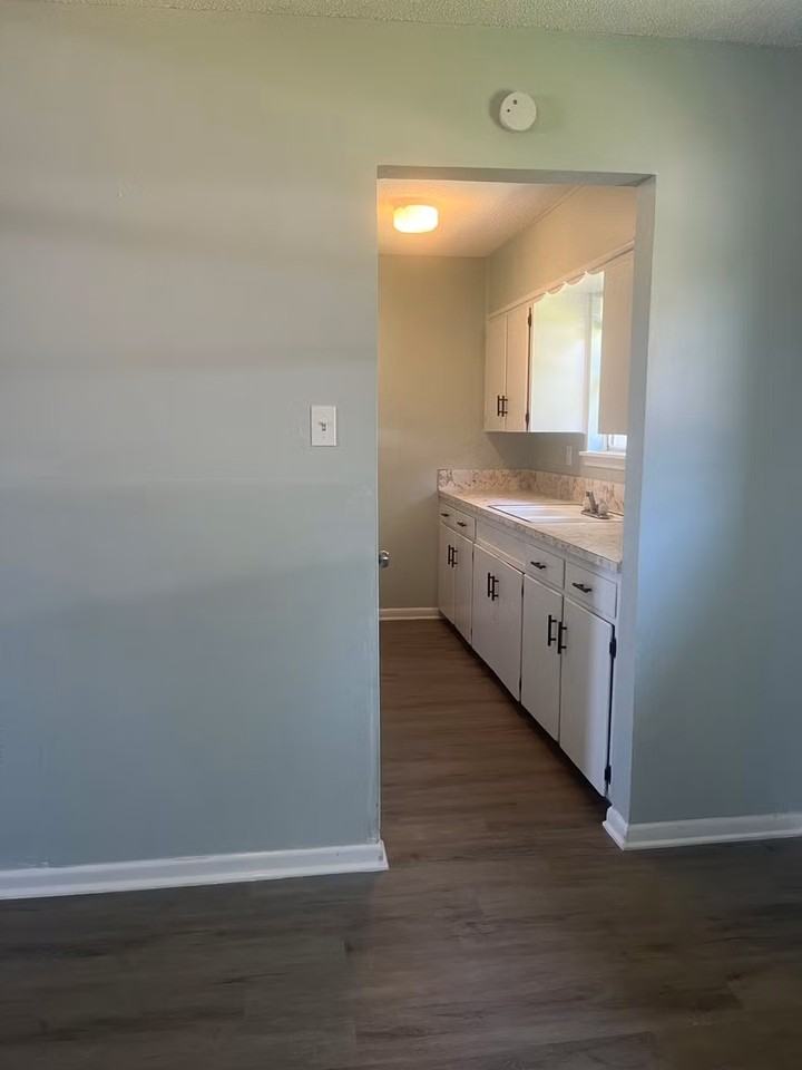 208 E Reagan Ave #208 - Photo 5 of 7