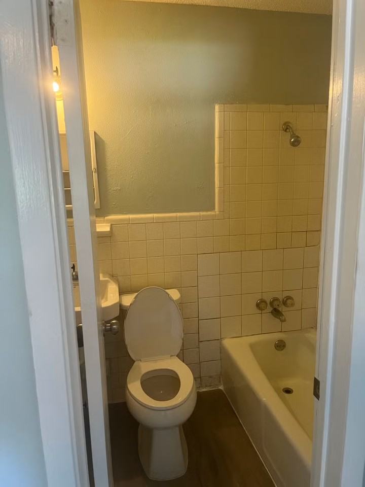 208 E Reagan Ave #208 - Photo 6 of 7