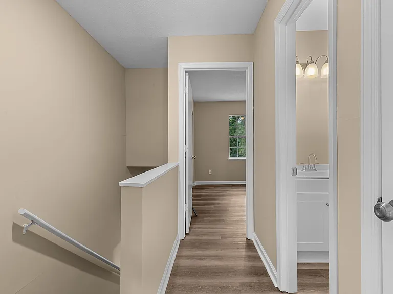 207 Townes Ct #B - Photo 6 of 11