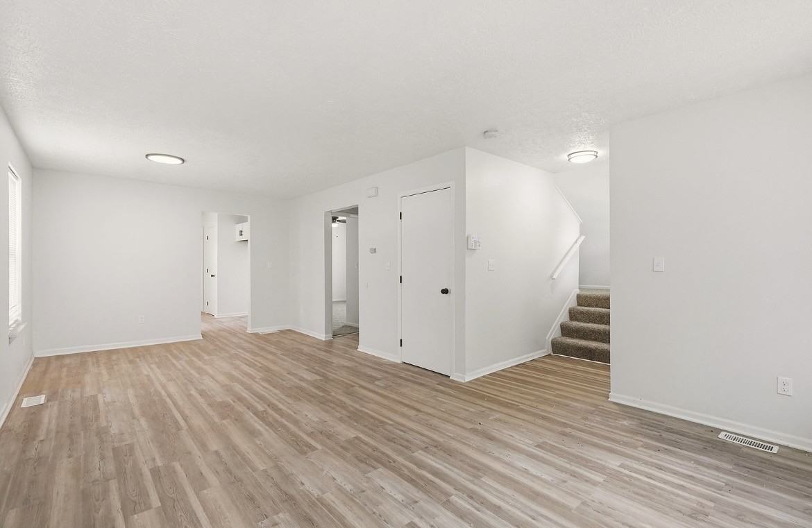 621 E 115th St - Photo 4 of 15