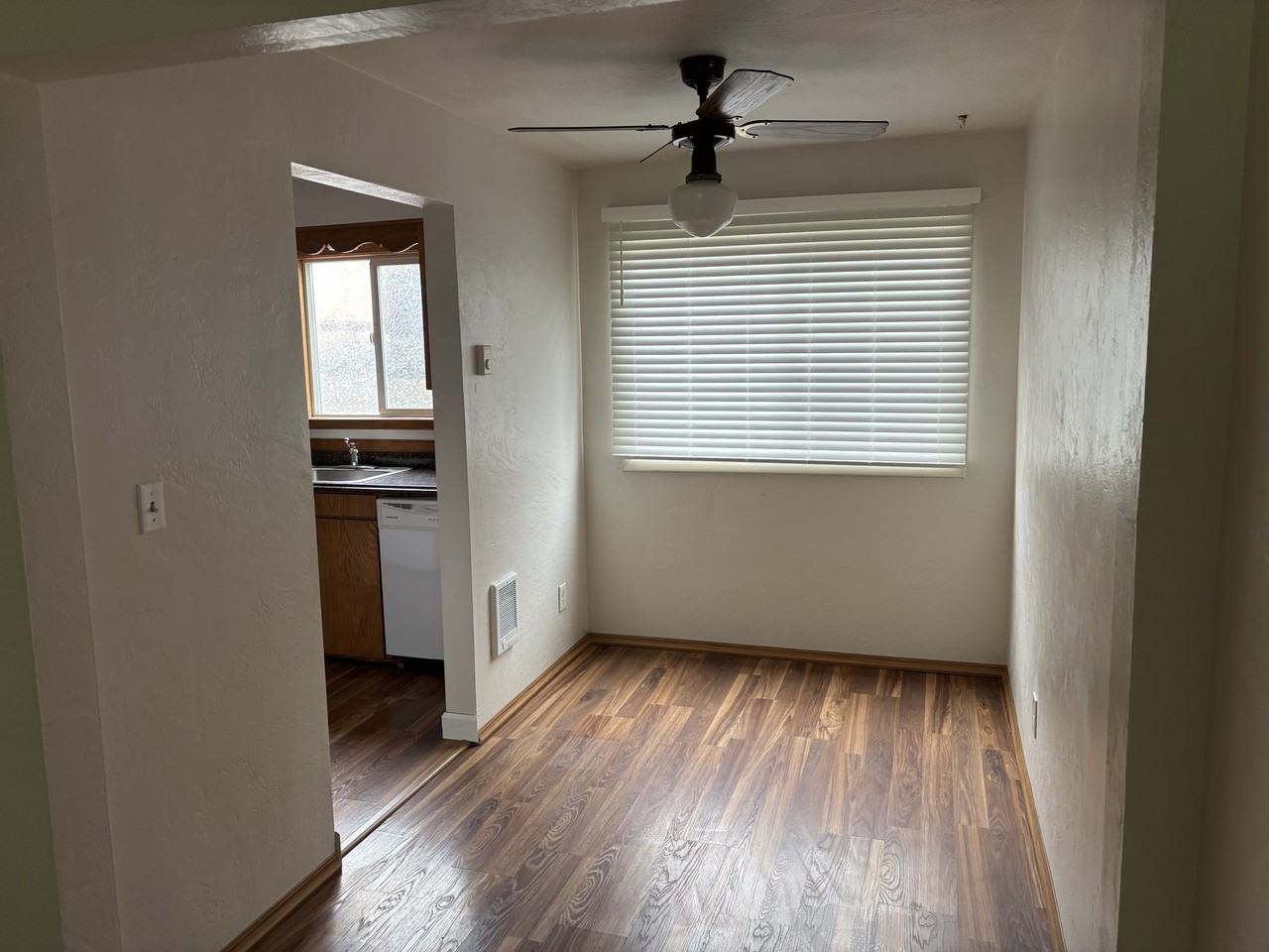 772 Cottage St Ne #772 - Photo 4 of 12