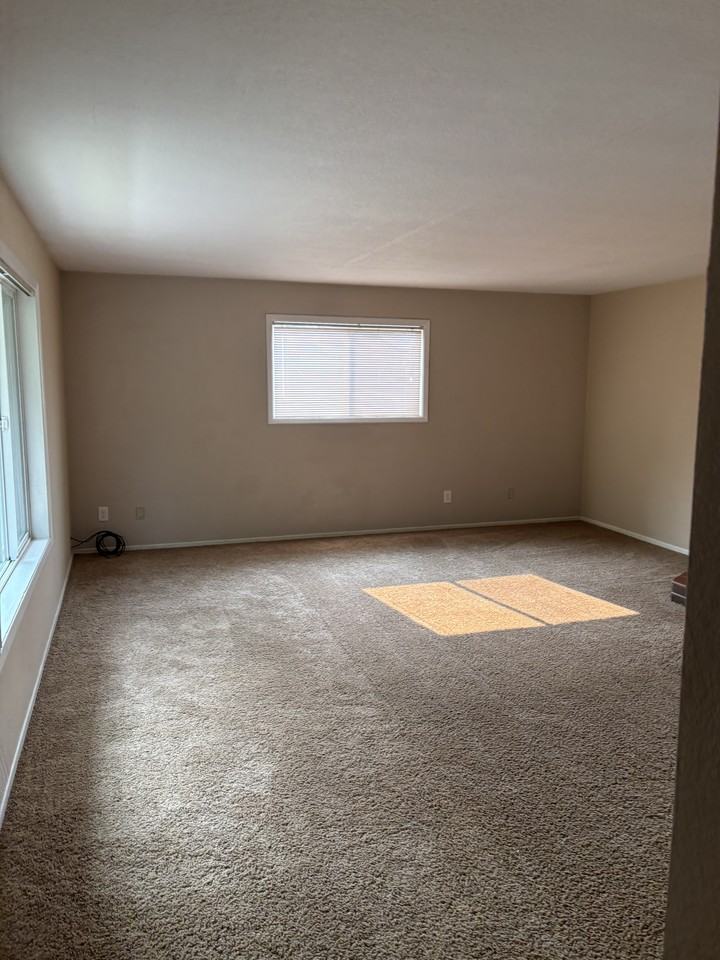 774 Cottage St Ne #774 - Photo 4 of 17