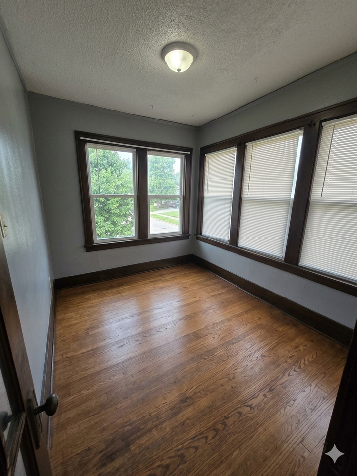 316 N Broad St #4 - Photo 6 of 8
