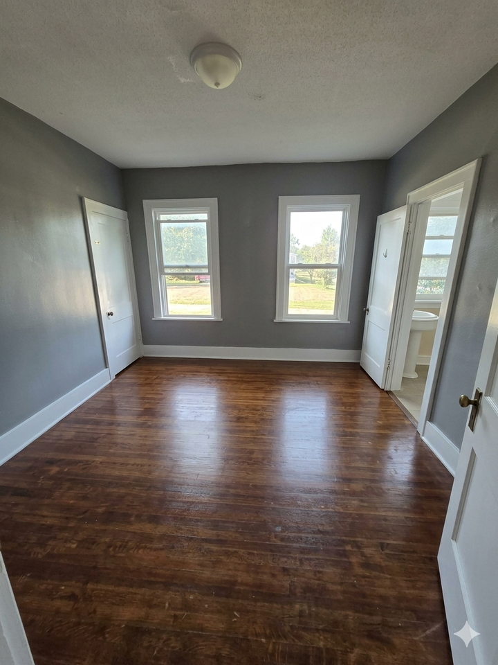 316 N Broad St #4 - Photo 7 of 8
