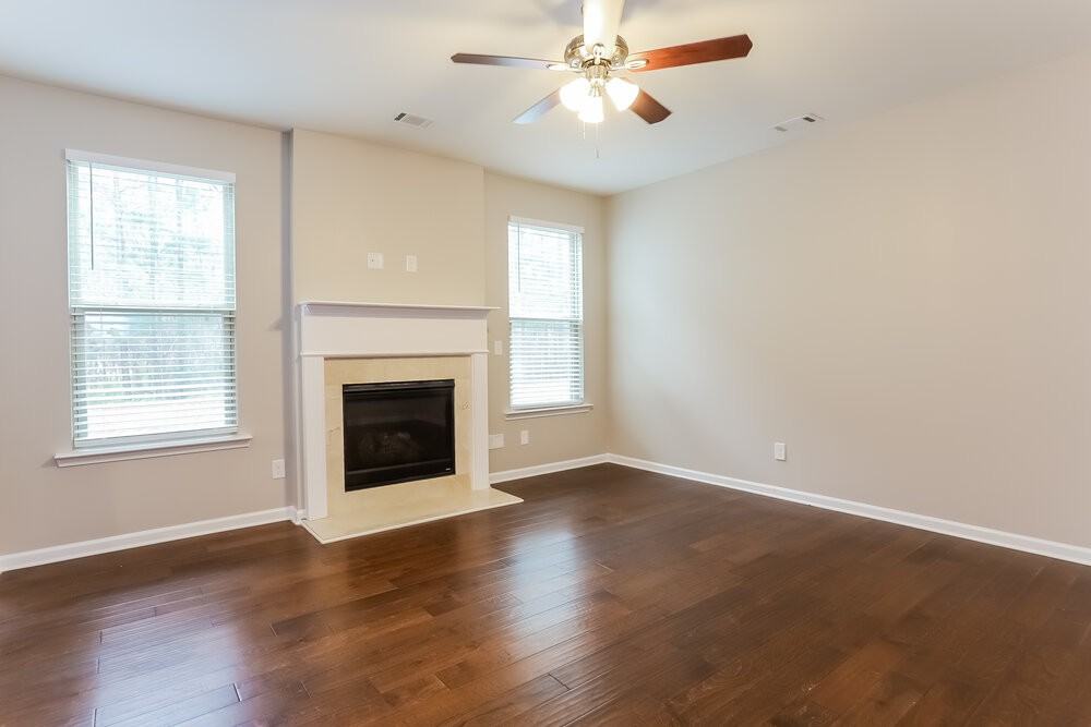 677 Rockingham Dr - Photo 4 of 17