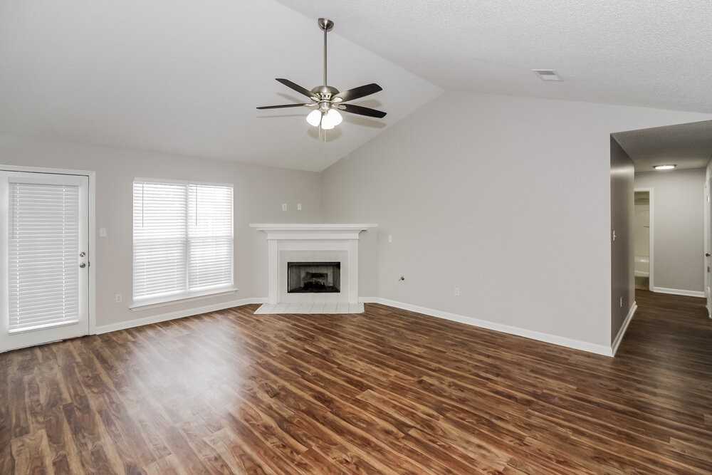 8052 Mary Payton Dr - Photo 4 of 17