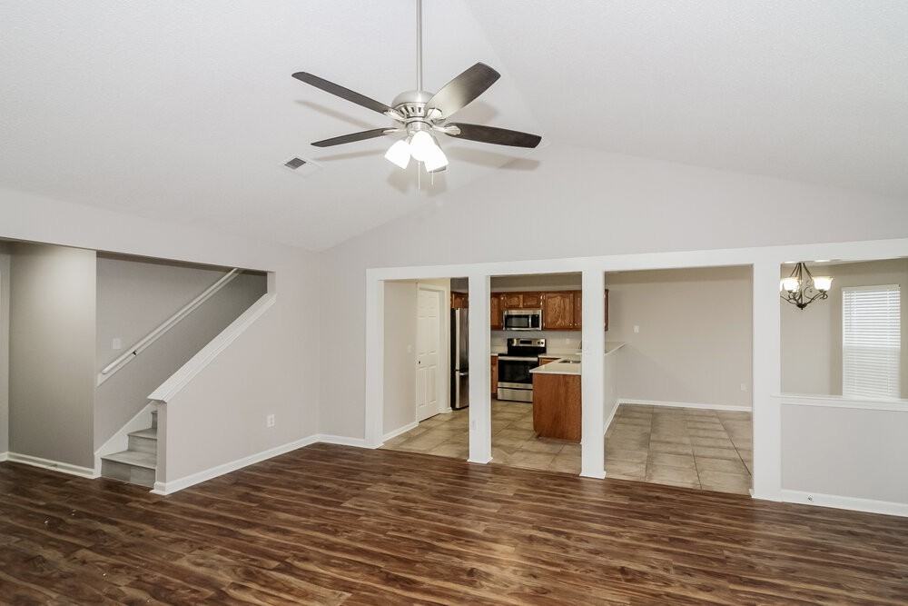 8052 Mary Payton Dr - Photo 6 of 17