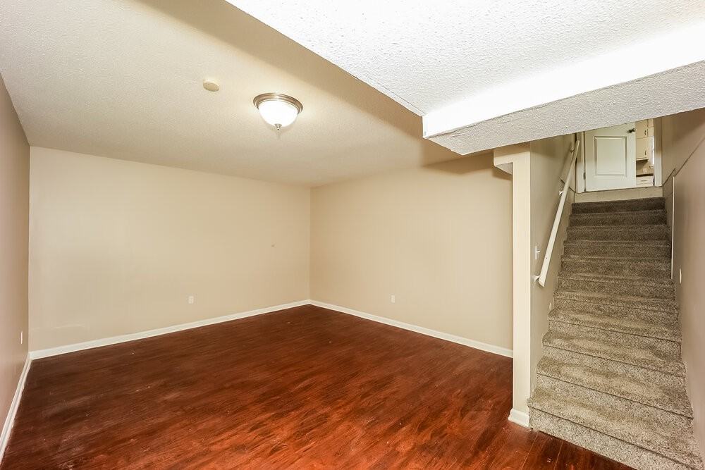 7439 Cardinal Way - Photo 6 of 18