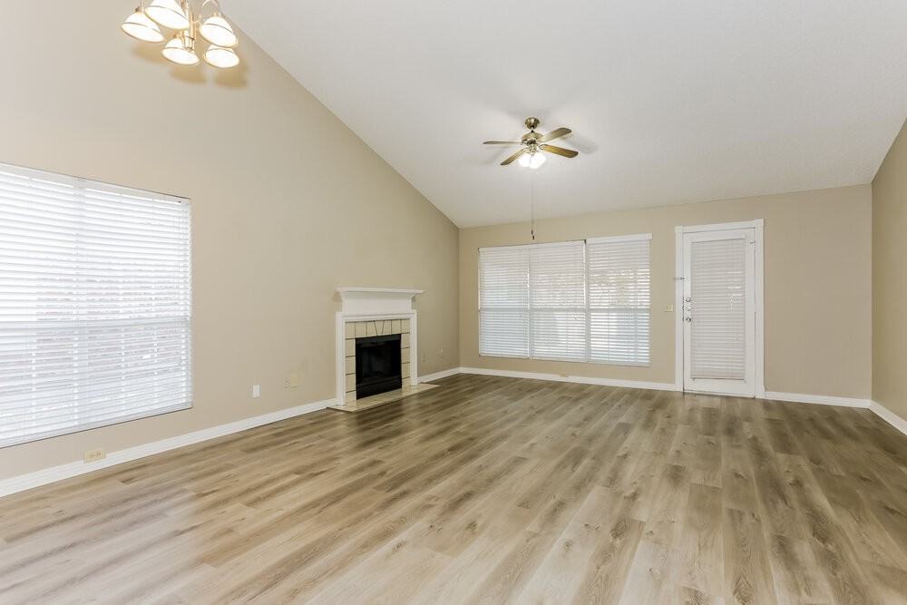 7024 Wooddale Dr - Photo 5 of 16