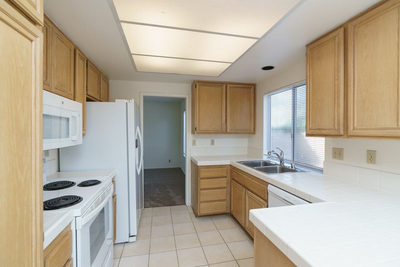 2174 Shadetree Ln - Photo 3 of 31