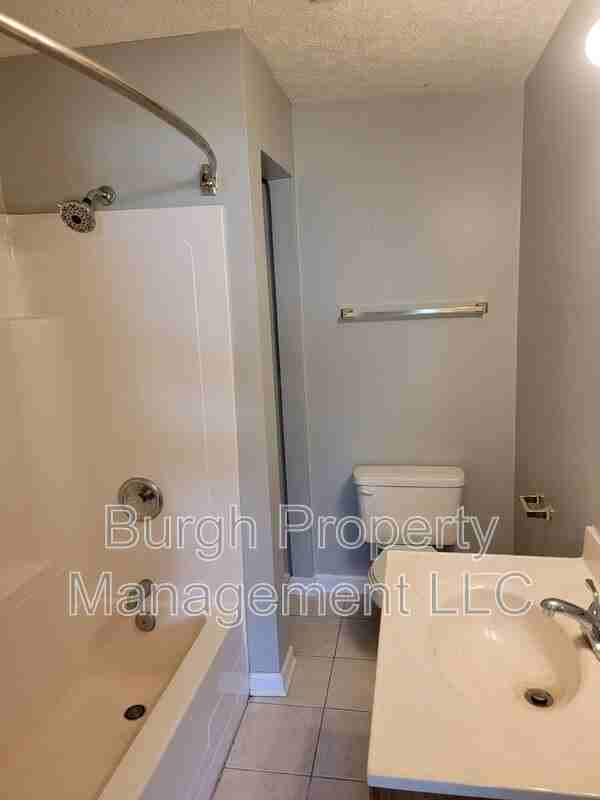 801 Wingate Dr - Photo 7 of 17