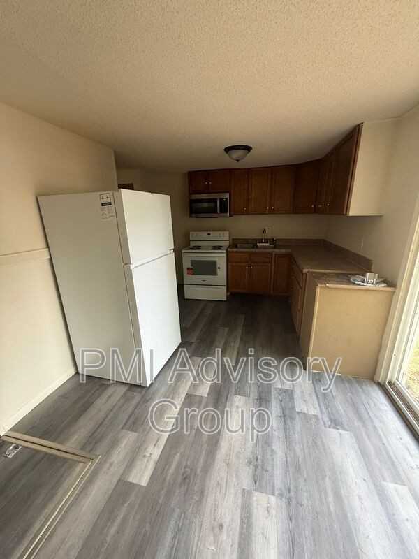 420 Sw Clay St - Photo 4 of 7