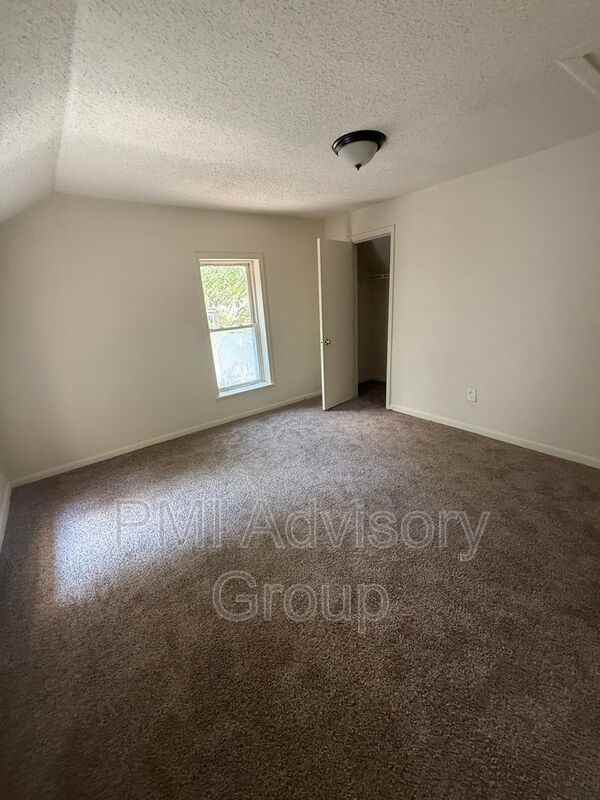 420 Sw Clay St - Photo 7 of 7