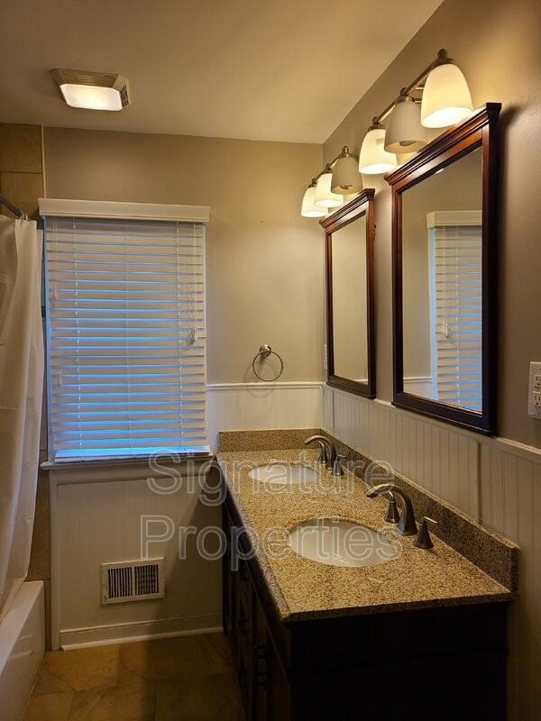 9302 Huron Ave - Photo 3 of 18