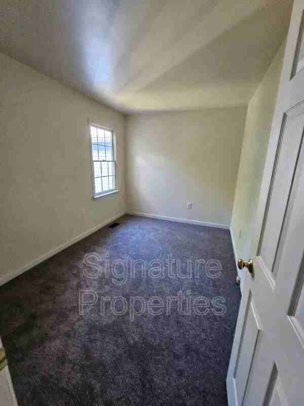 506 N 24th St - Photo 3 of 12