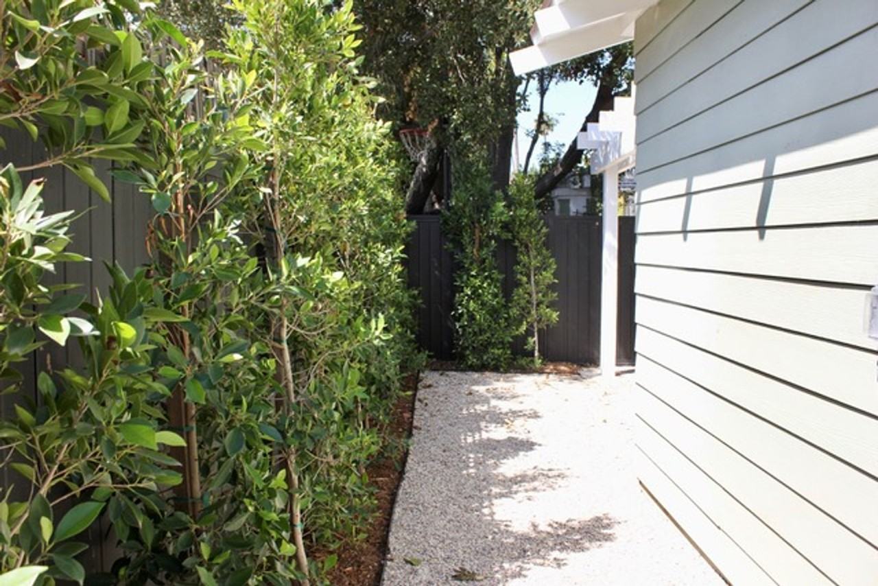 1810 Taft Ave - Photo 2 of 21