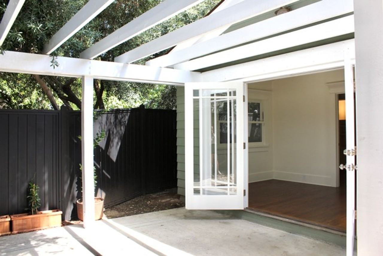 1810 Taft Ave - Photo 5 of 21