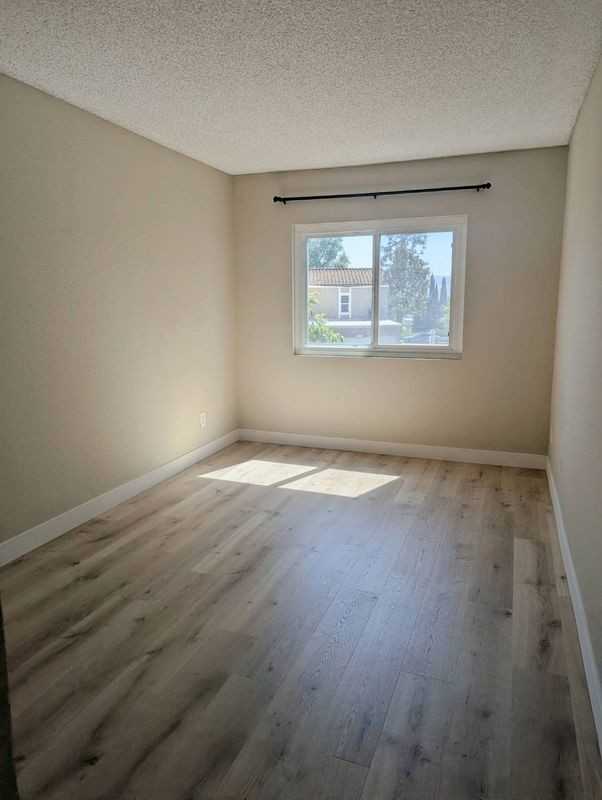 2030 Indiana St - Photo 5 of 9