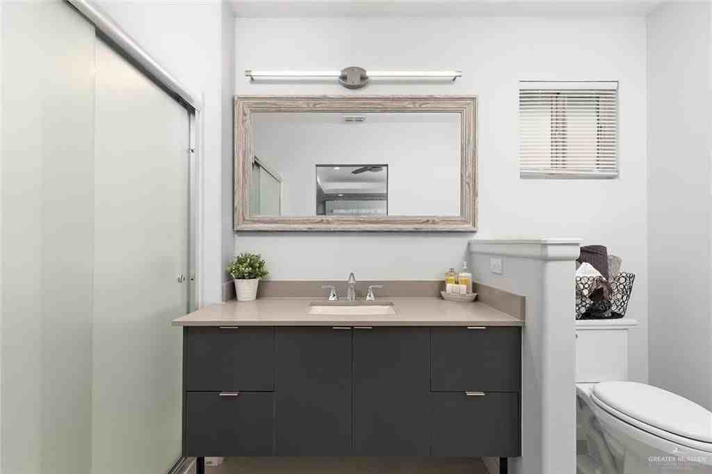 513 San Antonio Ave ##4 - Photo 6 of 9