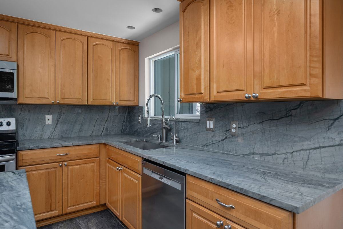 4104 60th Ave Sw - Photo 3 of 37