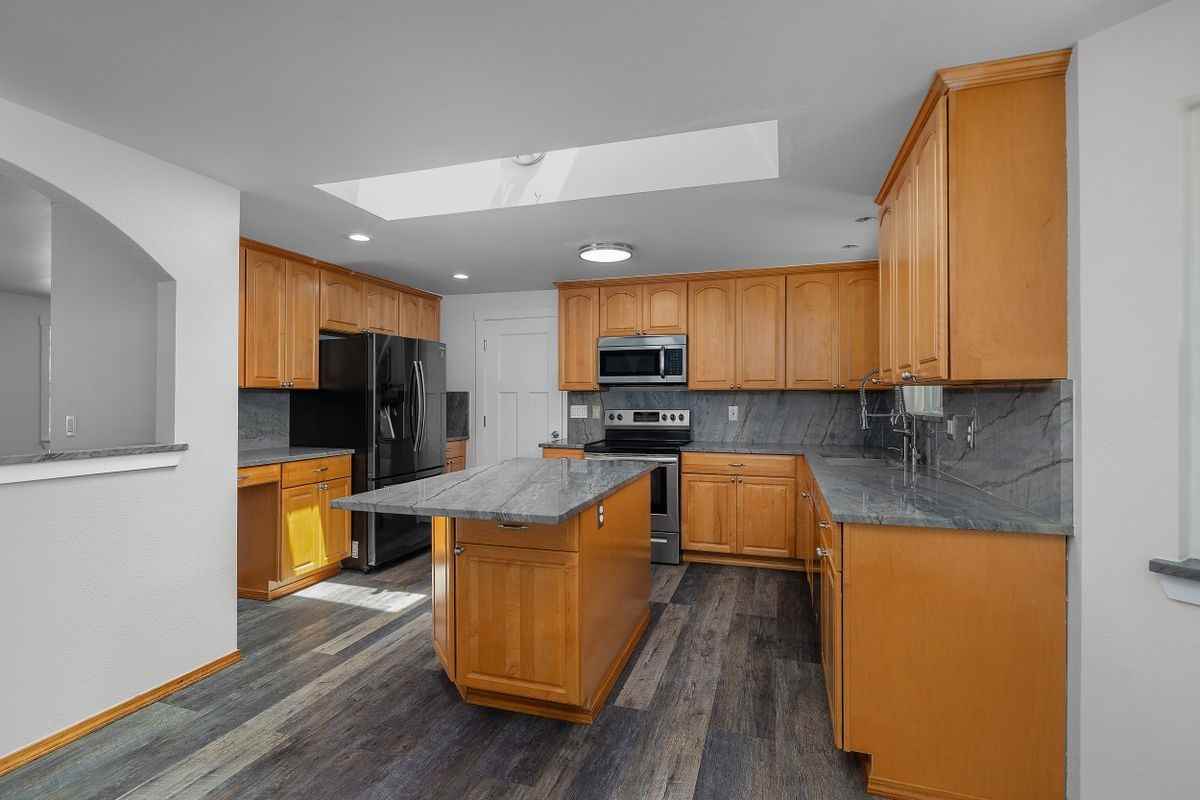 4104 60th Ave Sw - Photo 5 of 37