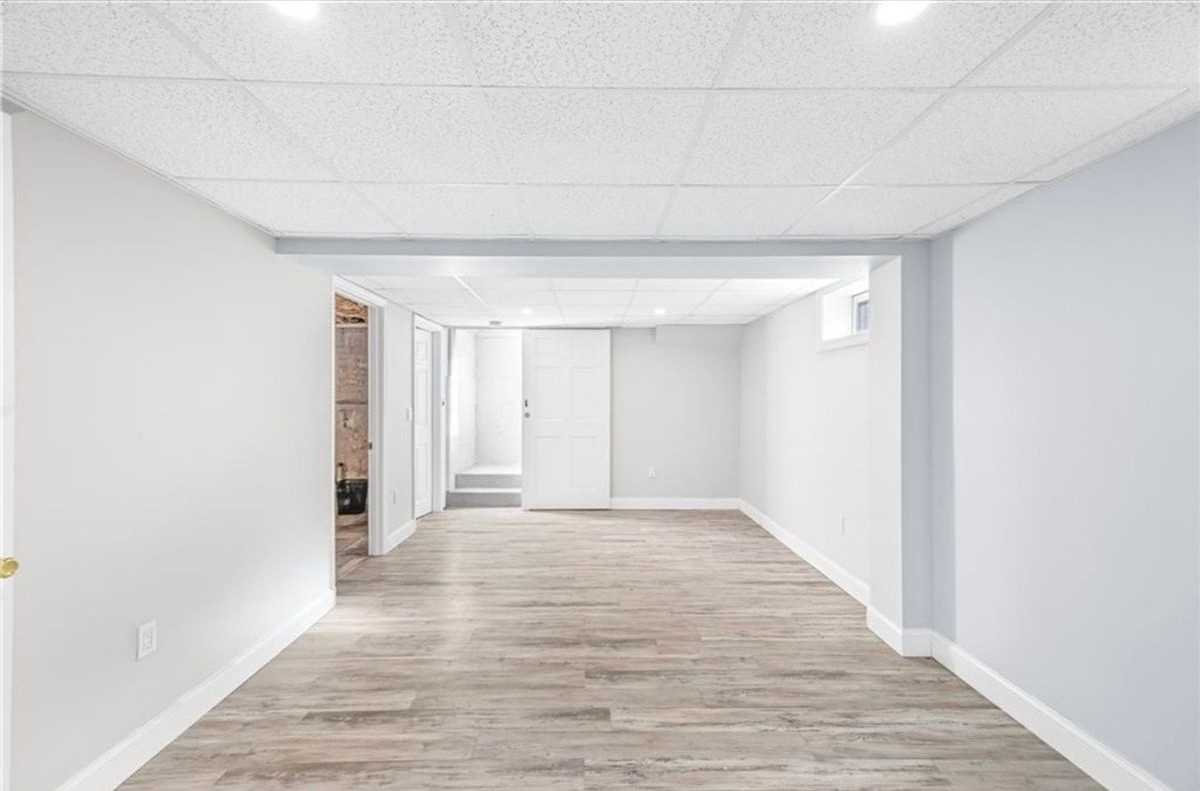 37 Tyndall Ave - Photo 2 of 9
