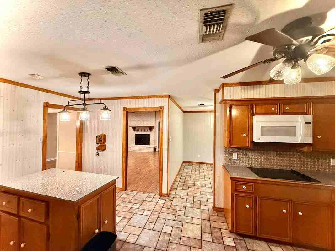 2947 Turtle Creek Dr - Photo 6 of 13