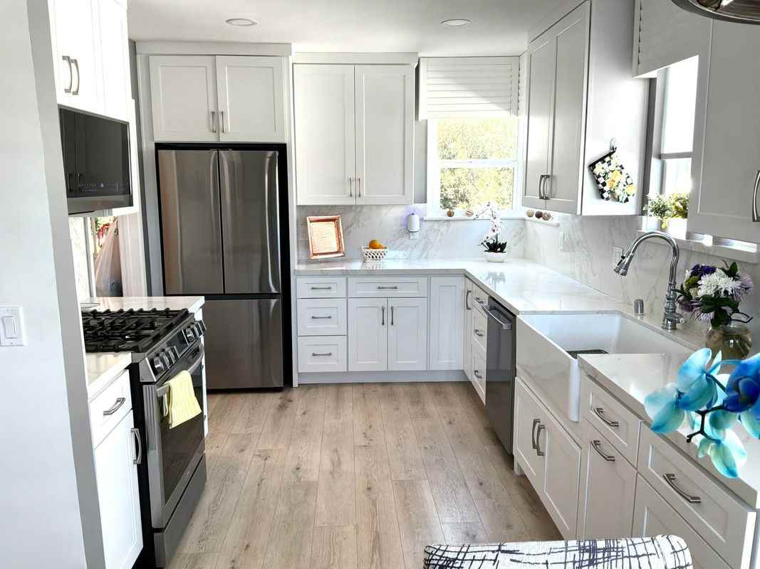 17415 Victory Blvd - Photo 3 of 27