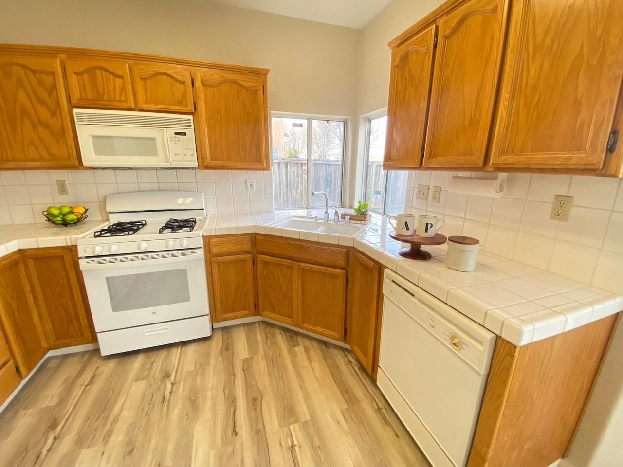 24962 Plum Tree St - Photo 2 of 29