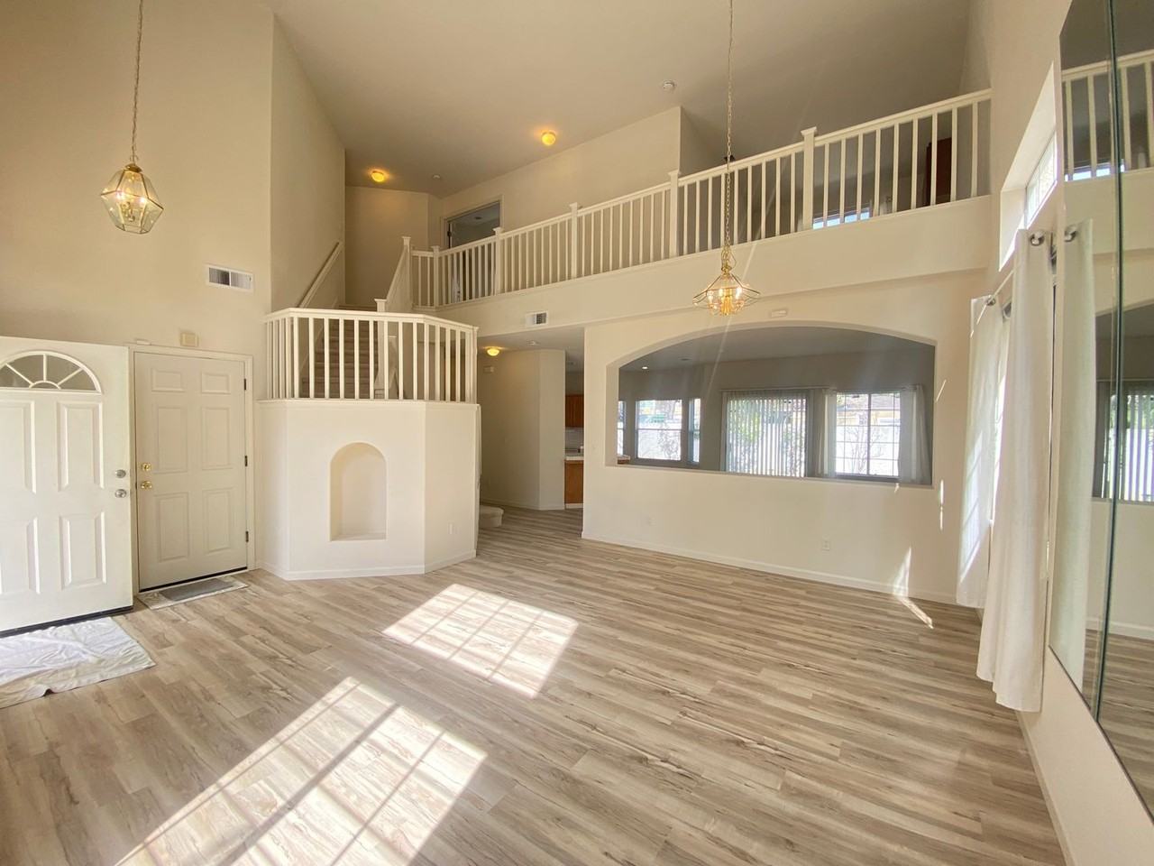 24962 Plum Tree St - Photo 4 of 29