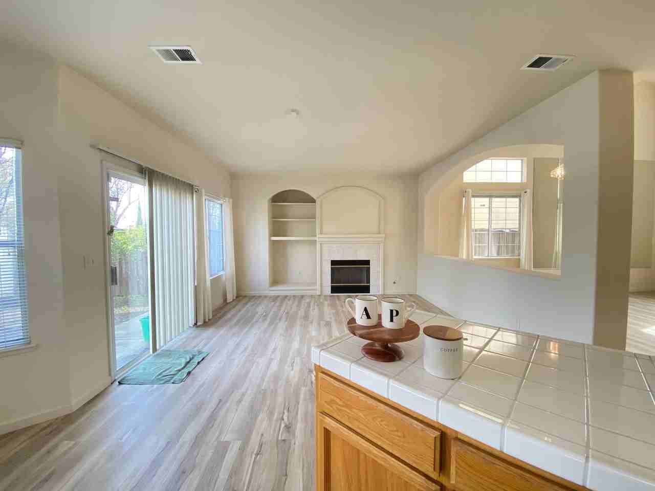 24962 Plum Tree St - Photo 5 of 29