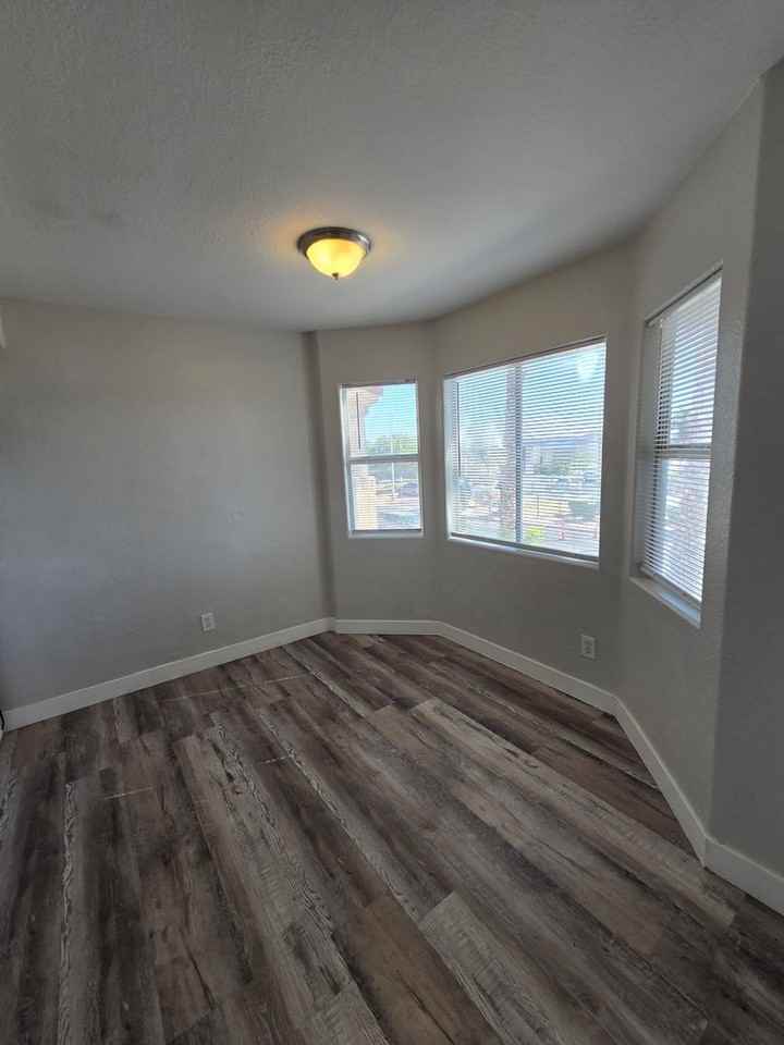 2201 James Bilbray Dr - Photo 2 of 4
