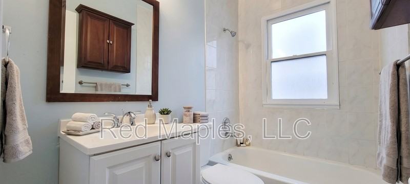 1022 Northdale Ave - Photo 4 of 13