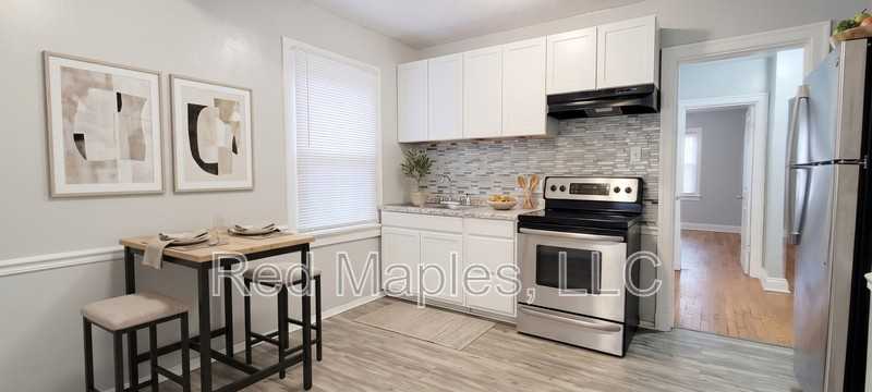 1022 Northdale Ave - Photo 5 of 13