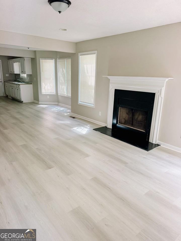 2966 Blount St - Photo 2 of 5