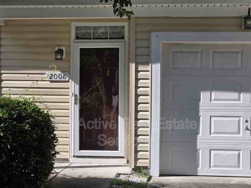 2008 Paramont Ave - Photo 3 of 24