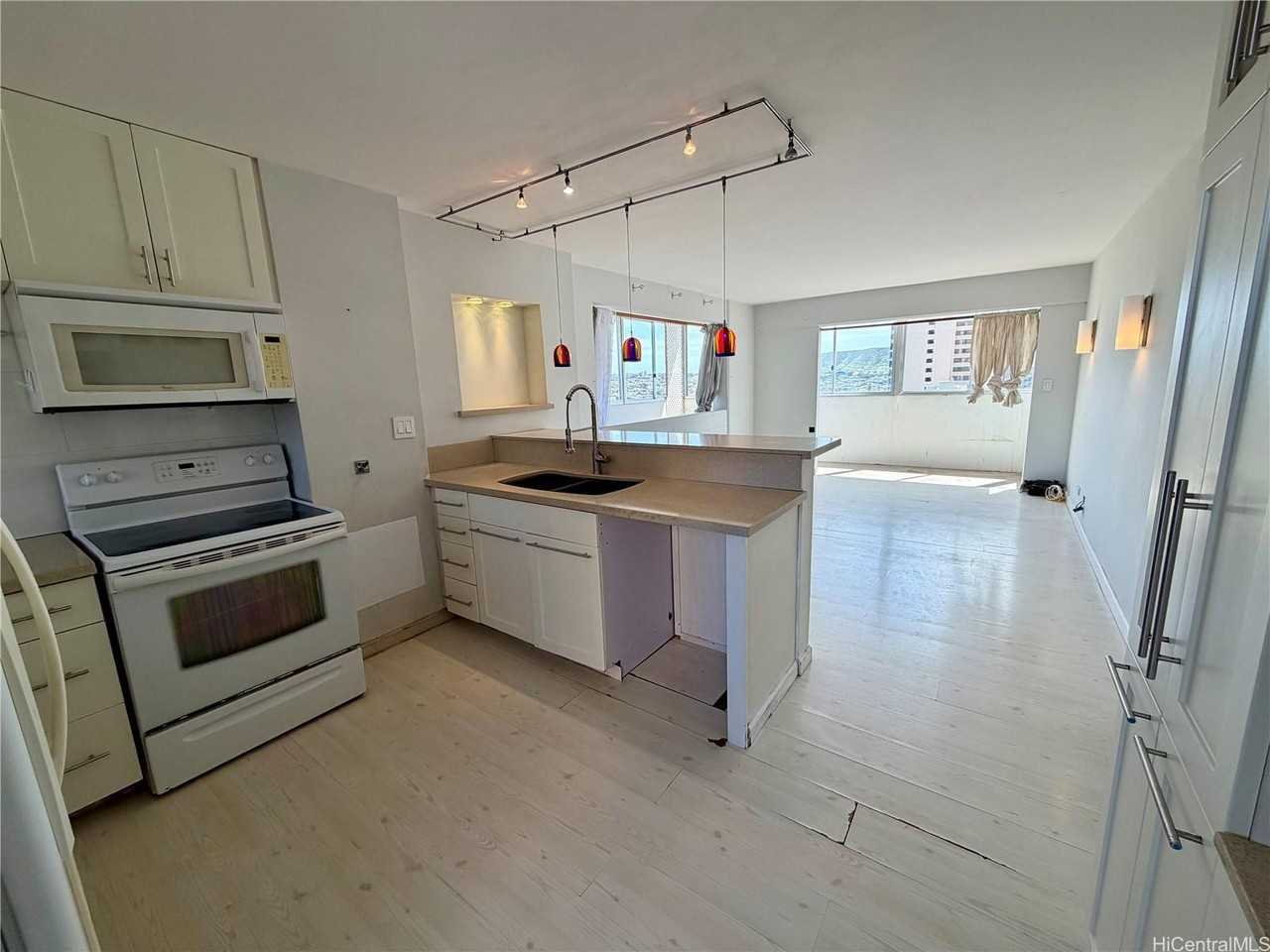 2421 Ala Wai Blvd #1901 - Photo 3 of 21