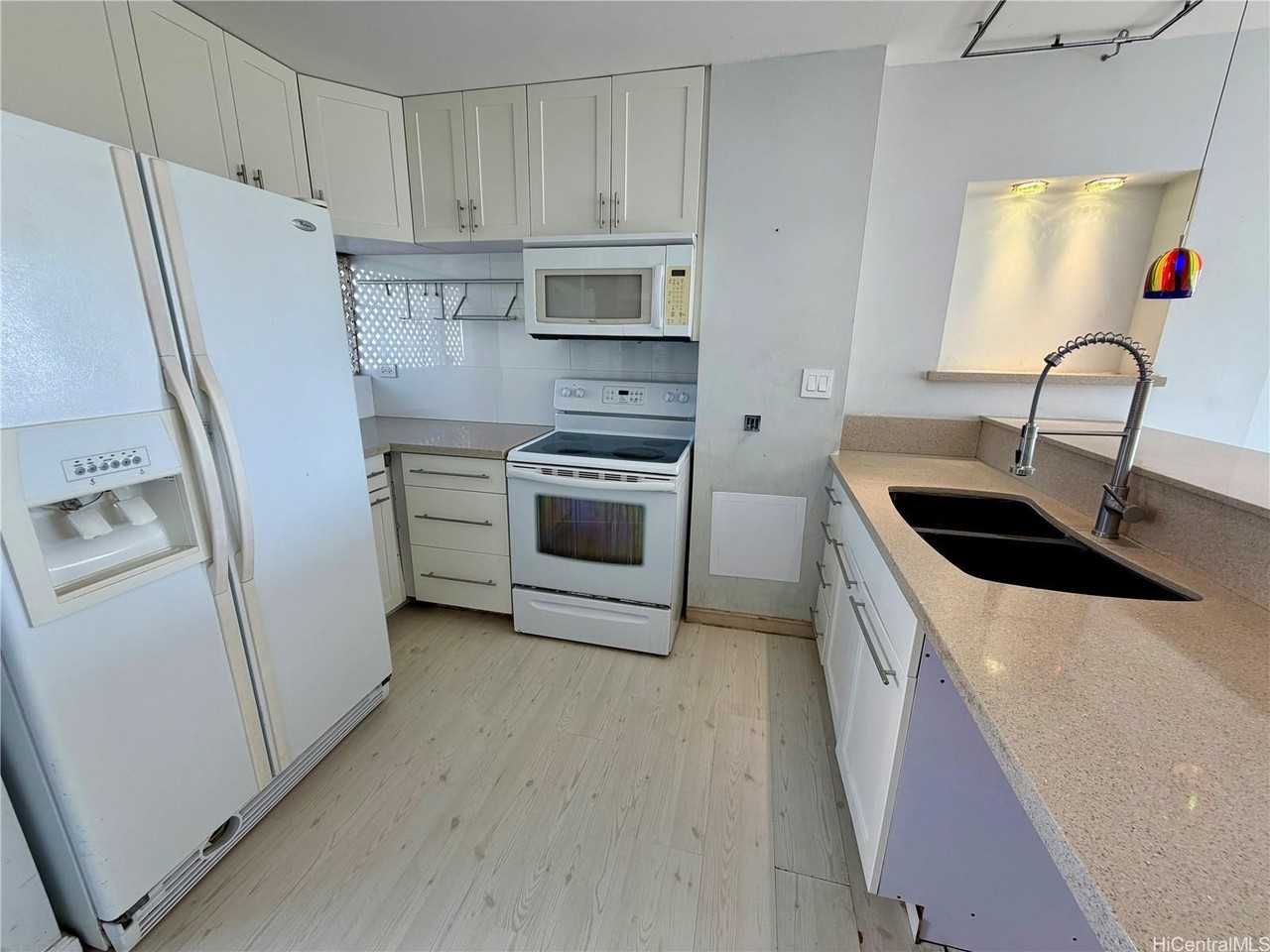 2421 Ala Wai Blvd #1901 - Photo 4 of 21
