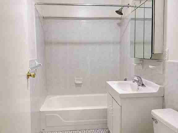 1392 Bristow St - Photo 3 of 4