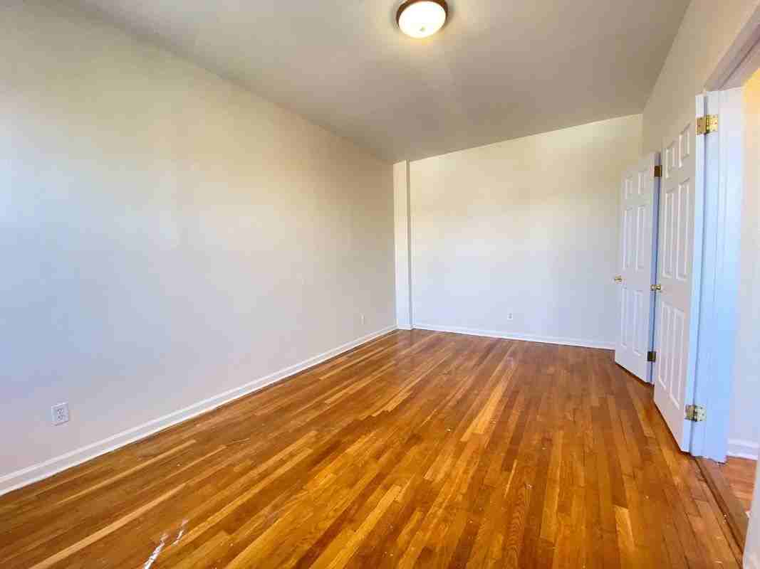 240 51st Ave - Photo 3 of 6