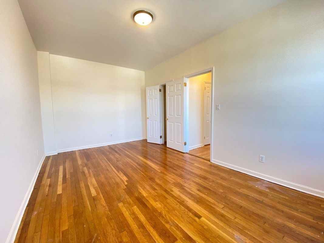 240 51st Ave - Photo 4 of 6