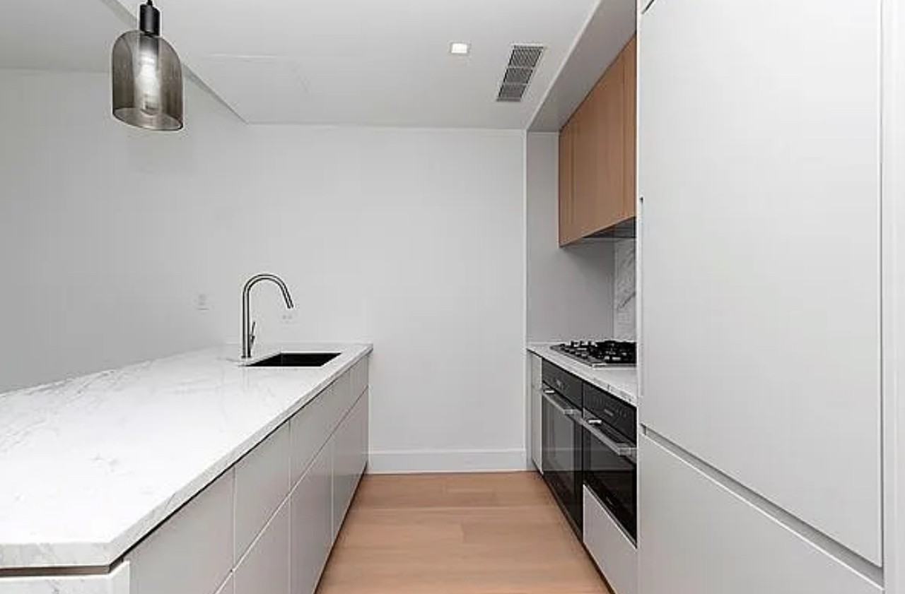 208 Delancey St - Photo 3 of 10