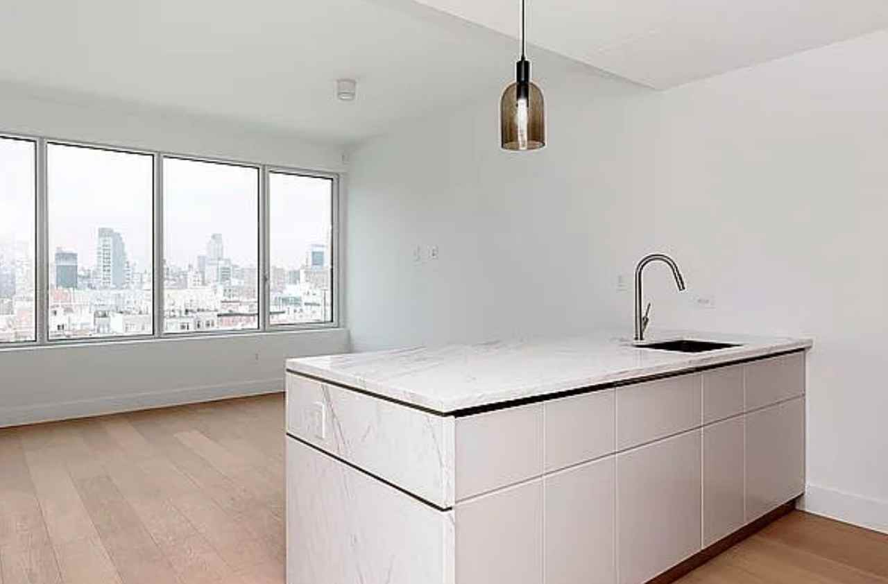 208 Delancey St - Photo 4 of 10