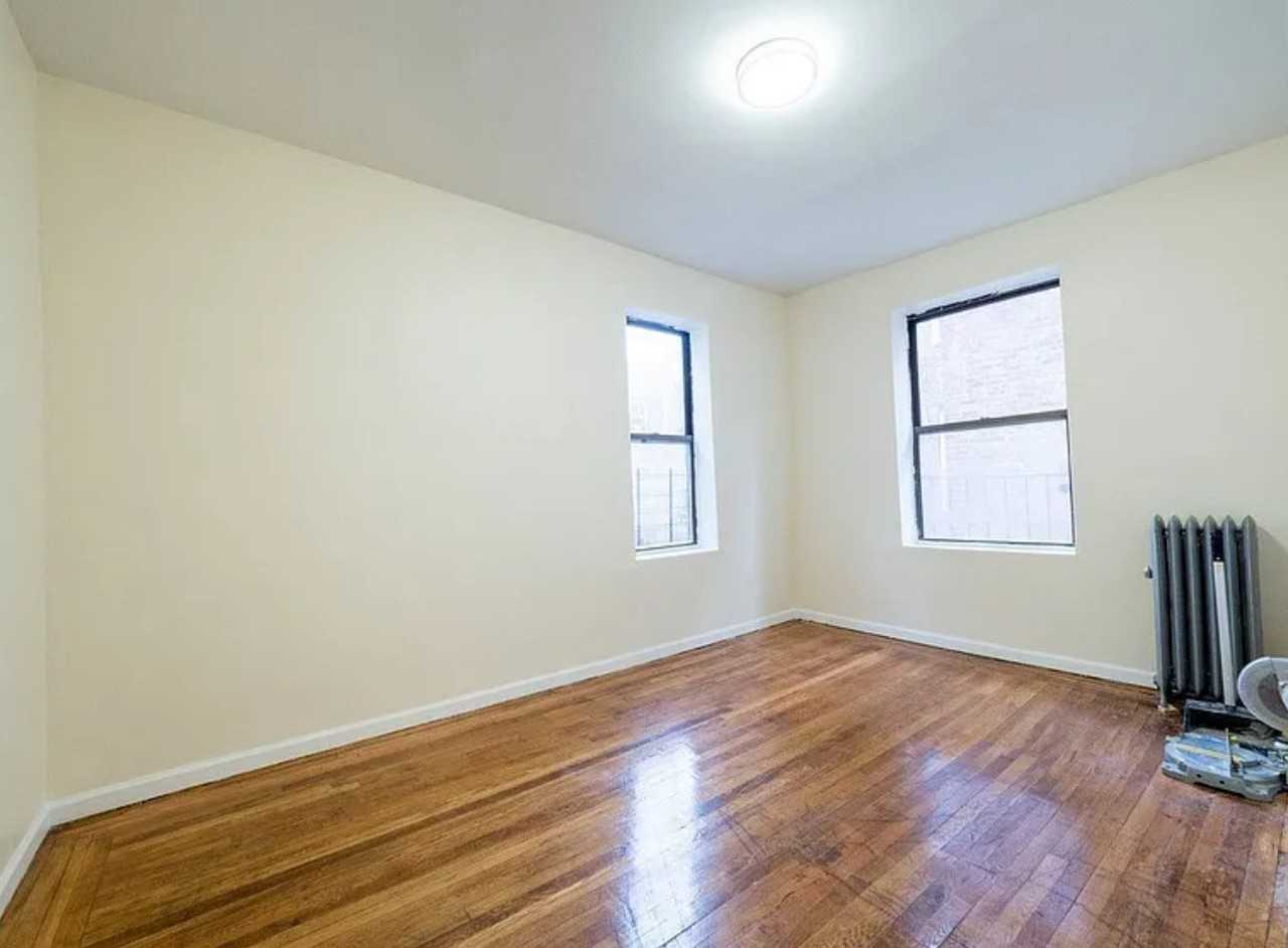 2010 Newkirk Ave - Photo 3 of 8