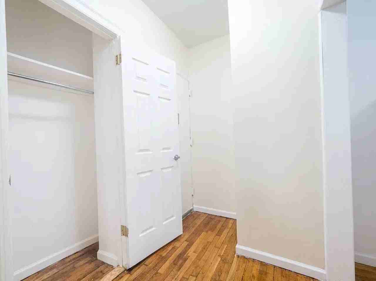 2010 Newkirk Ave - Photo 7 of 8