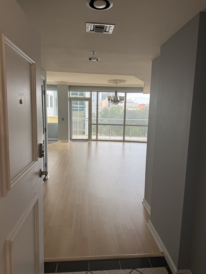 322 E Central Blvd #503 - Photo 3 of 20