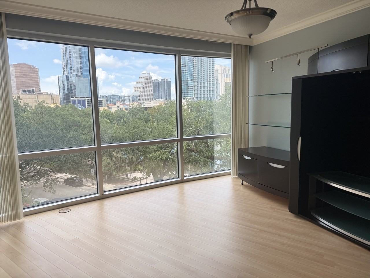 322 E Central Blvd #503 - Photo 4 of 20