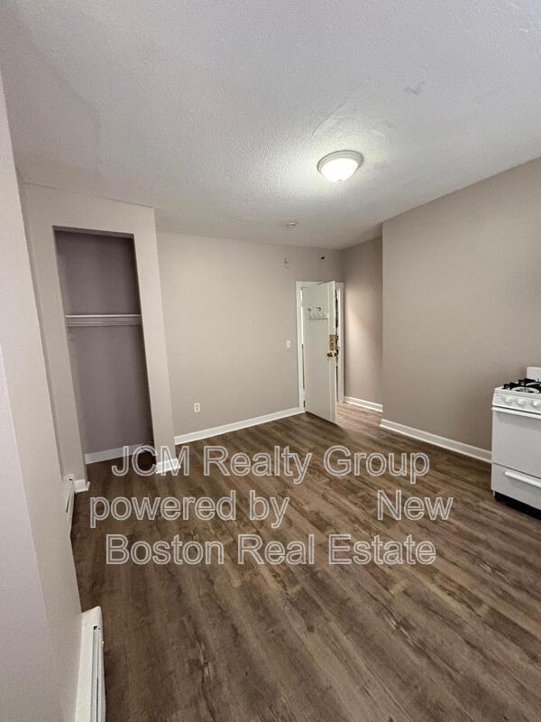 185 Green St #31-3rdFL - Photo 2 of 9
